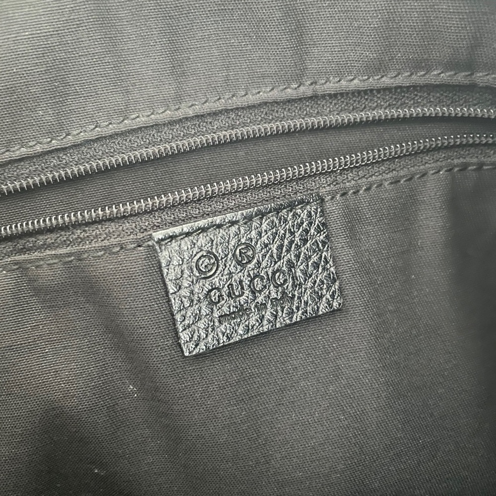 Gucci Large Authentic - image 4